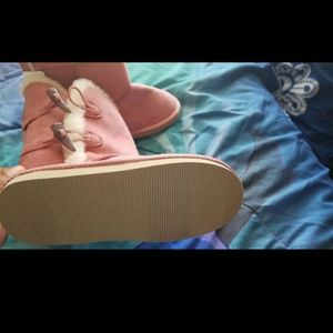 Pink faux fur boots